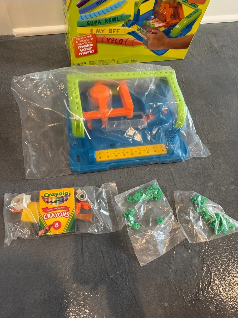 Crayola Motorized Crayon Carver